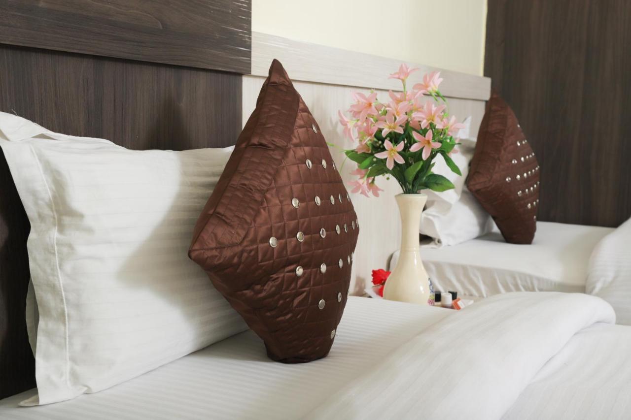 Hotel Vaishnavi Heights Aurangabad  Экстерьер фото